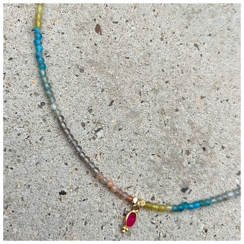 Mini Bindi Pink Agate Drop Blue Mix5 Necklace
