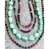 Collar con cuentas de turmalinas carolinas