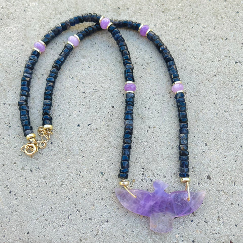 Collar de águila de fluorita púrpura e iolita